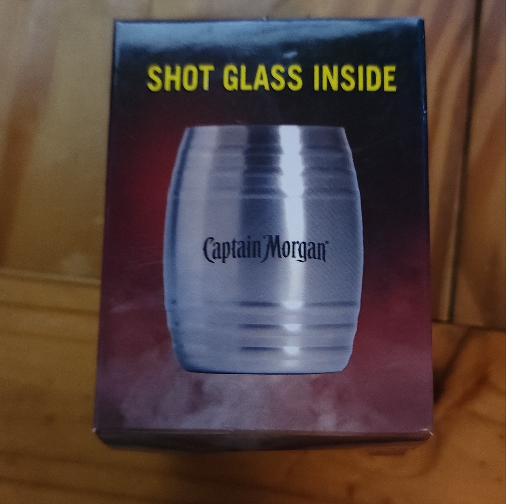 🌟 3 for $15 Deal! 🌟Captain Morgan barrel shot glass
